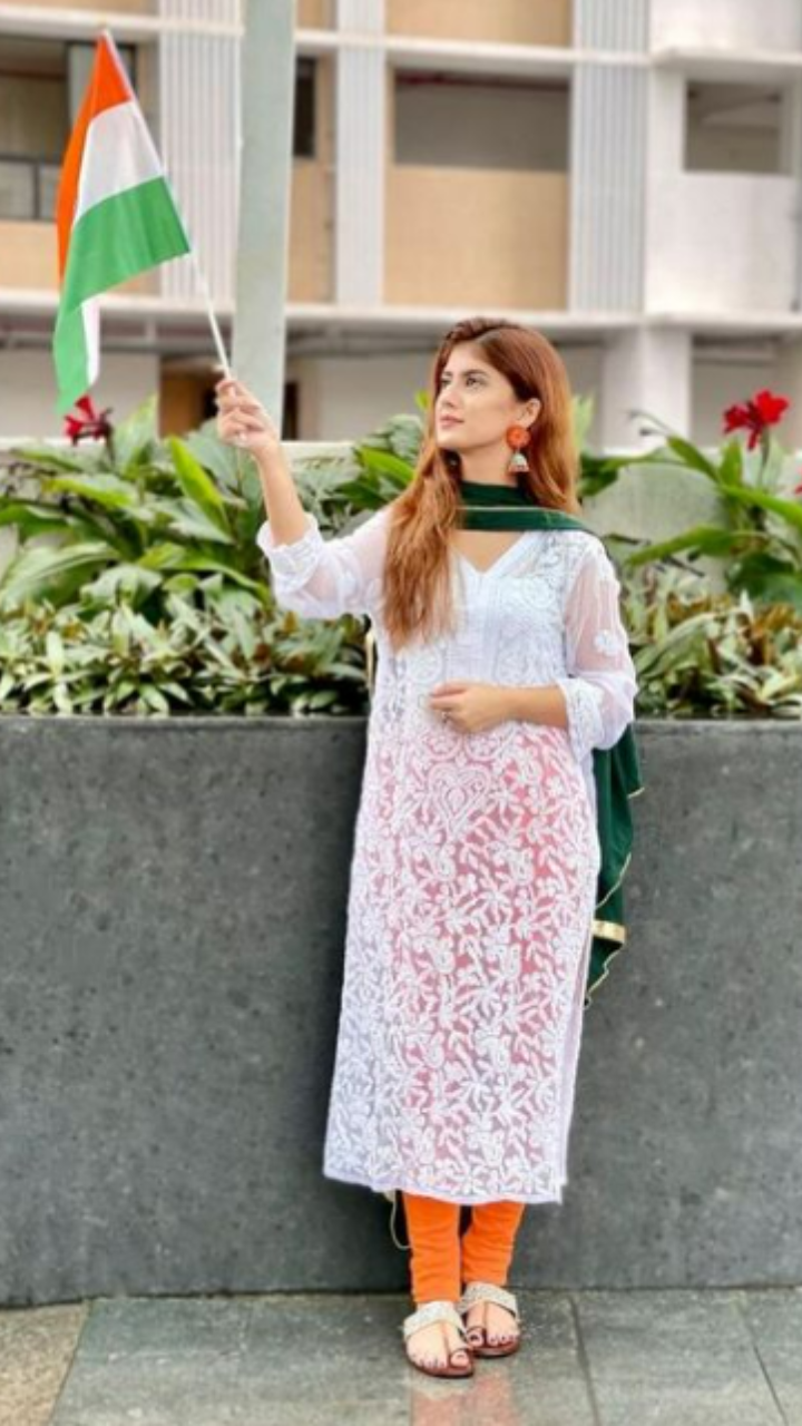 Independence Day 2023: Colourful Traditional Outfit Ideas For Men And Women | Times Now Independence Day 2023: Colourful Traditional Outfit Ideas For Men And Women | Times Now