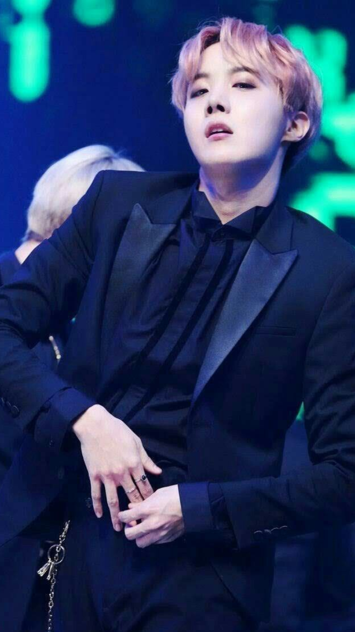 10 Times BTS' J-Hope Rocked All-Black Fits | Zoom TV