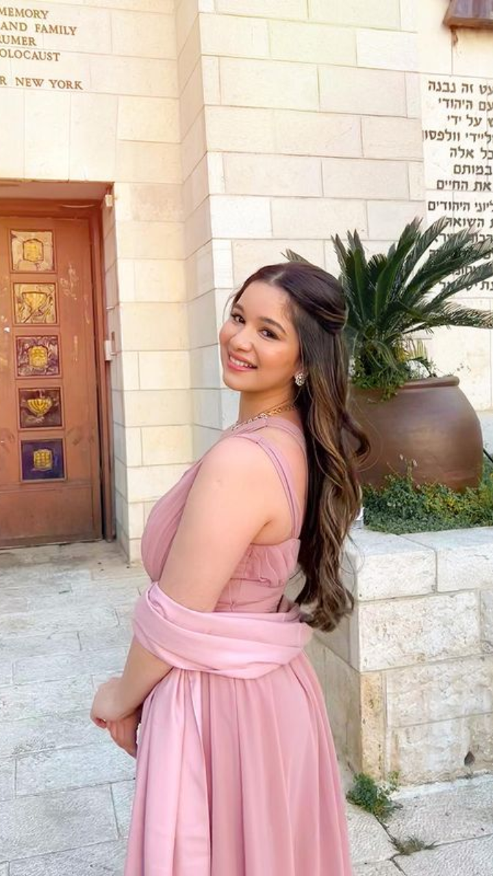 Shubhman Gill Rumoured GF Sara Tendulkar Education Qualification | Times Now