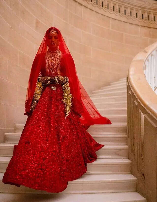 iqra aziz red dress Iqra Aziz stuns in @qalamkar_ traditional red, looking absolutely breathtaking Their wedding formals collection is simply exquisite # iqraaziz #Styleforwardpicks