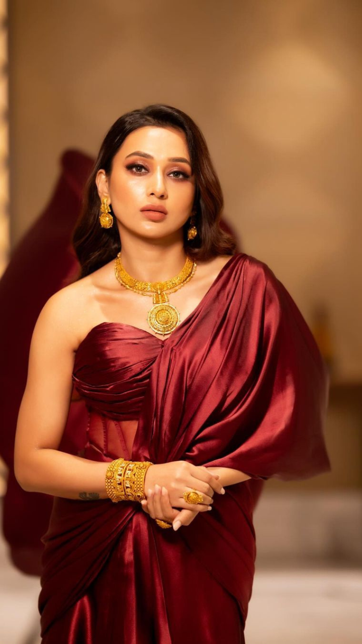 Mimi Chakrabortys Most Jaw-Dropping Looks | Times Now