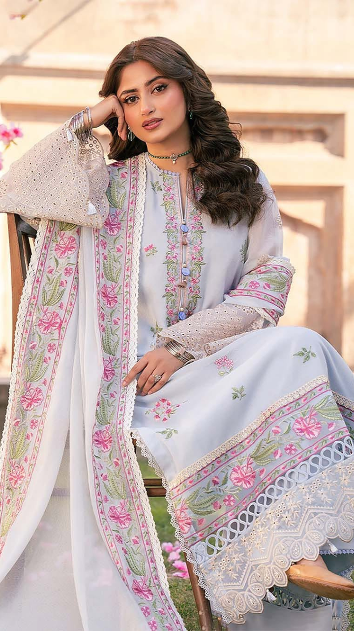 Sajal Ali-Inspired Salwar Suit Ideas For 2025 Ramadan Iftaar Parties |  Times Now