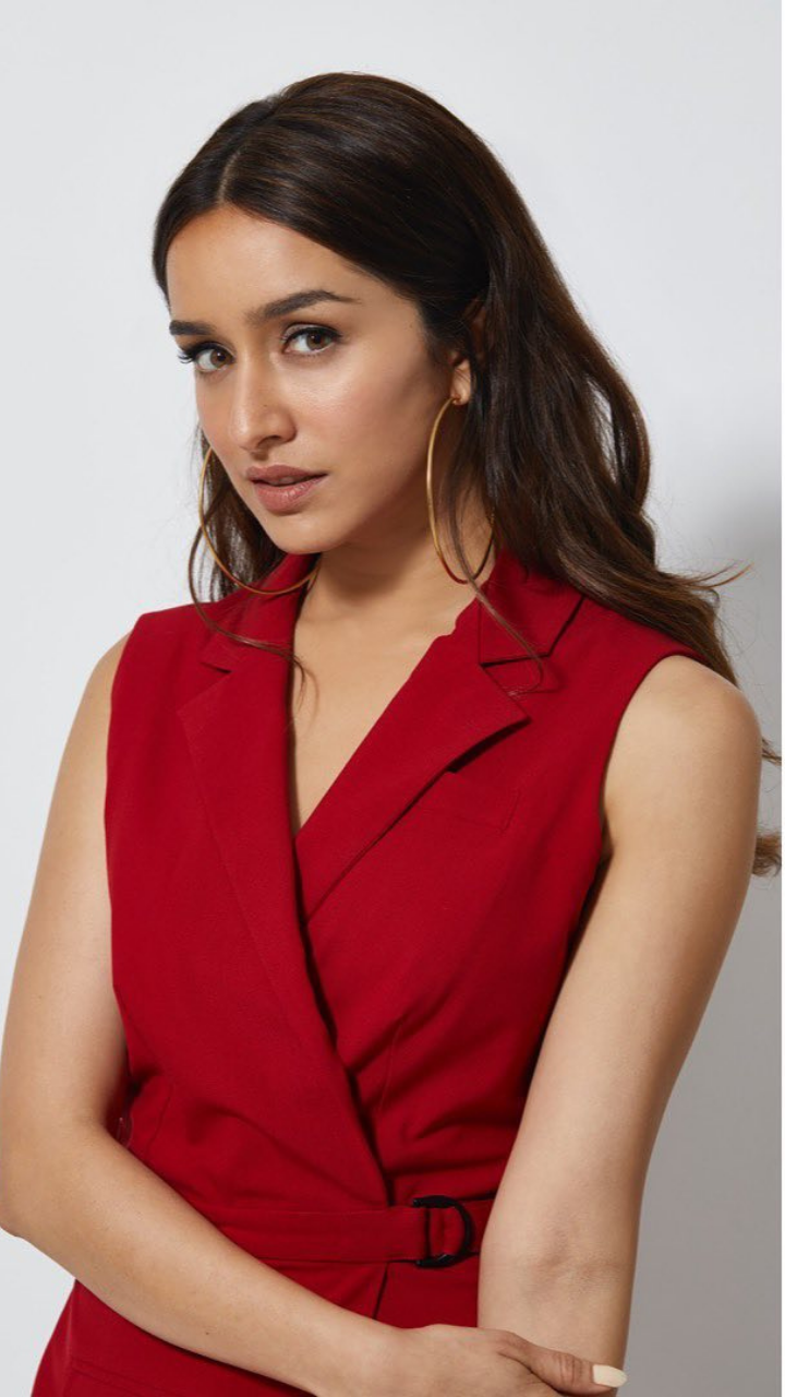 nude makeup for red dress 20 Makeup Looks to Pair With a Red Dress