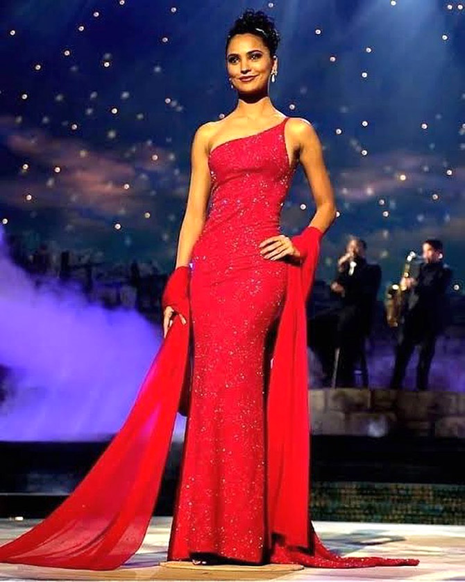 Miss universe shops red gown