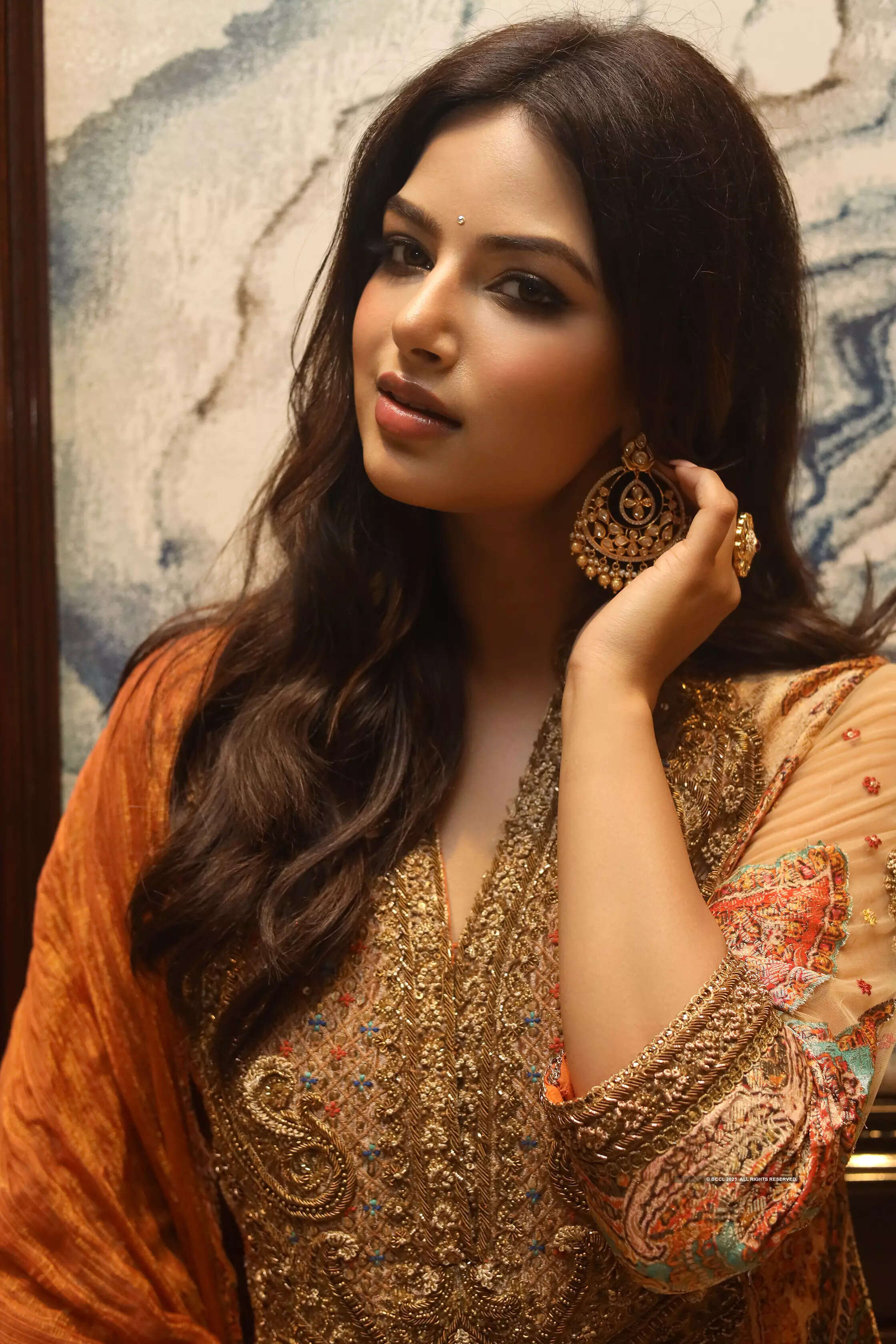 Harnaaz Kaur Sandhu attends Baba Siddiqui's Iftar party