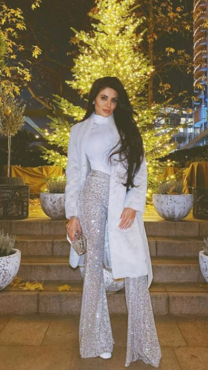 Stylish New Year's winter party outfits | Zoom TV