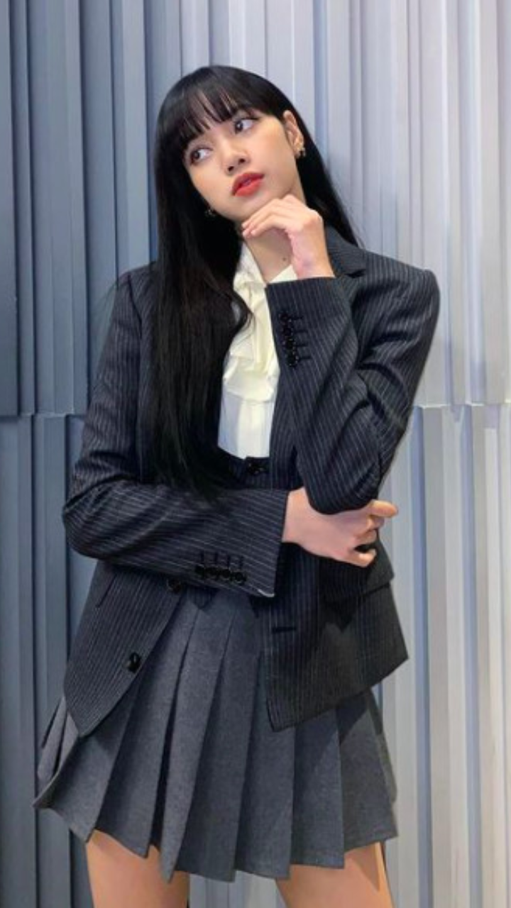 BLACKPINK Lisa | BLACKPINK's Lisa's guide to styling black for every occasion | Times Now BLACKPINK Lisa | BLACKPINK's Lisa's guide to styling black for every occasion | Times Now