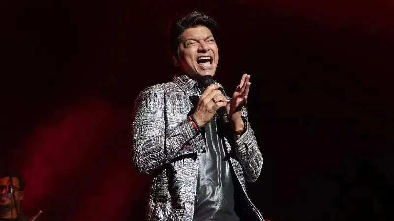 Singer Shaans latest concert leaves fans spellbound