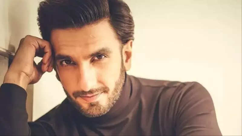 Ranveer Singh sings ‘Ek Minutes title song impressing Omung Kumar ...