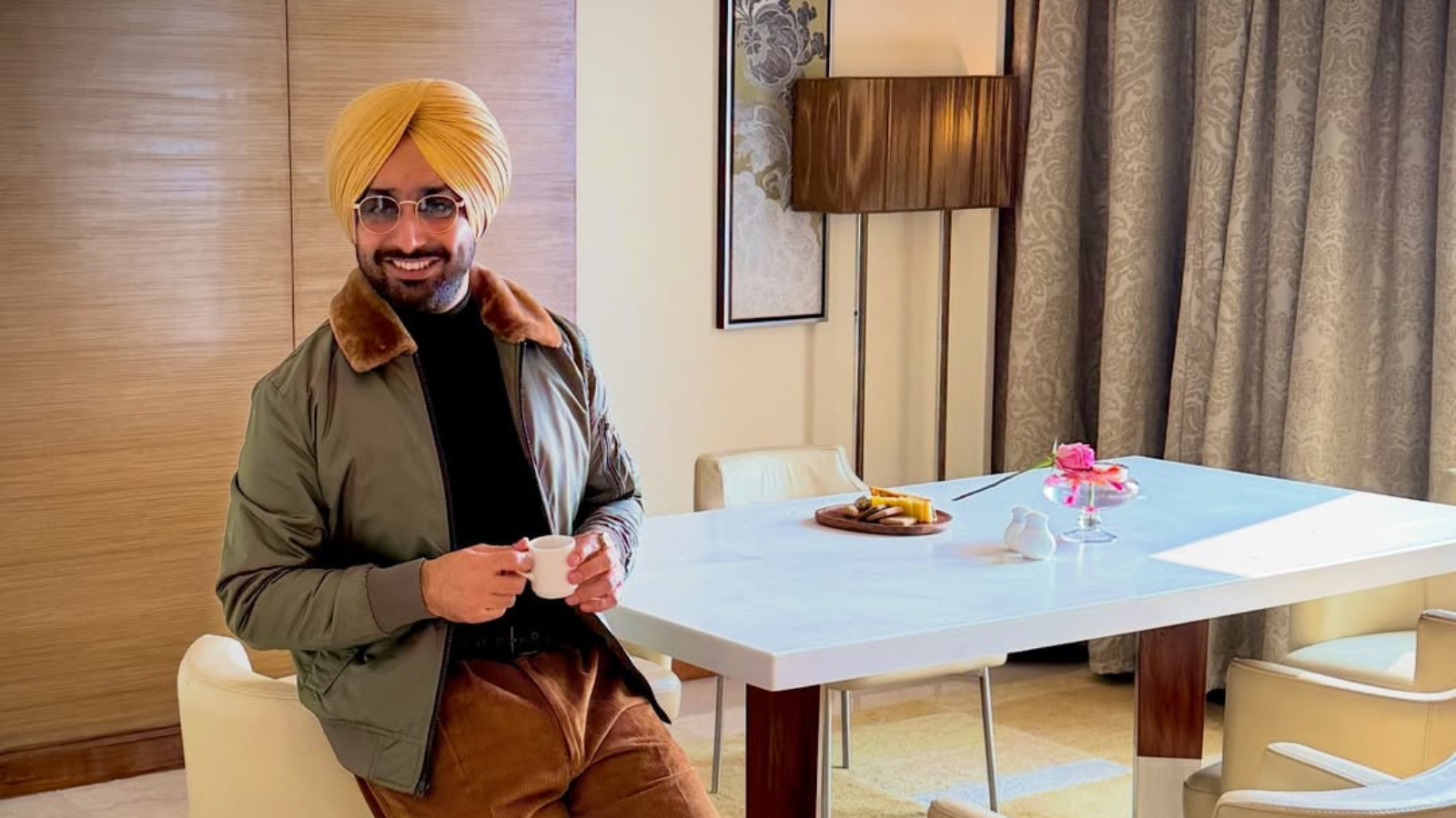 Satinder Sartaaj performs Jaiye Sajana l...