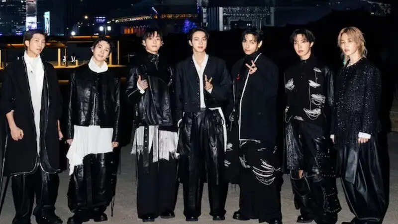 Jung Kook apologises after technical gli...