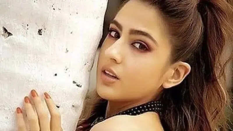 This is how Sara Ali Khan wished Dhanush...