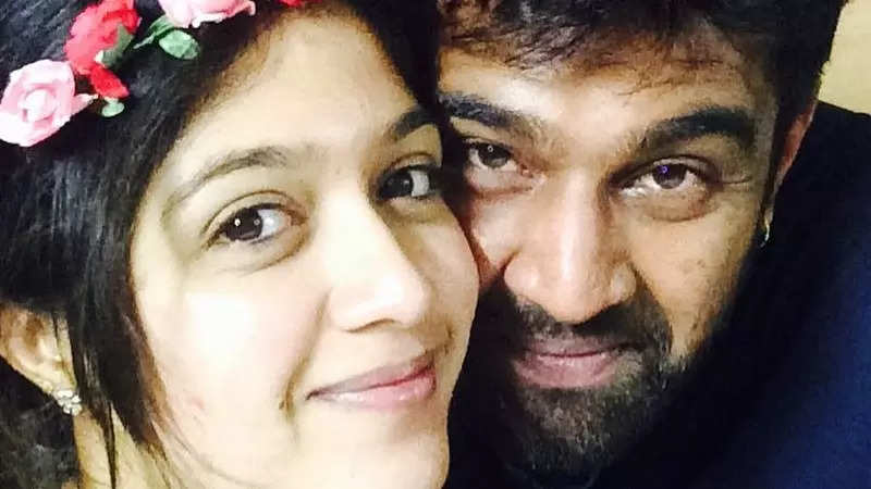 Actress Meghana Raj Sarja remembers late husband Chiranjeevi Sarja; Captions post Just us