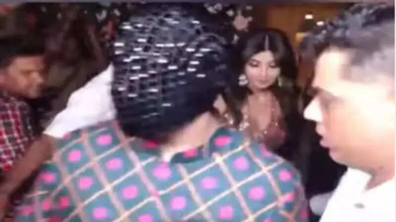 Raj Kundra attends Ekta Kapoor’s party with his new look; A black ...