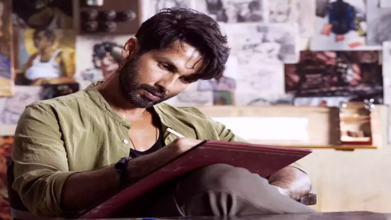 As Shahid Kapoor creates fake currency notes in Farzi, Saba Azad ...