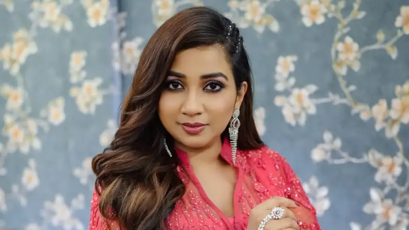 Shreya Ghoshal to release first-ever live album from 'All Hearts' tour