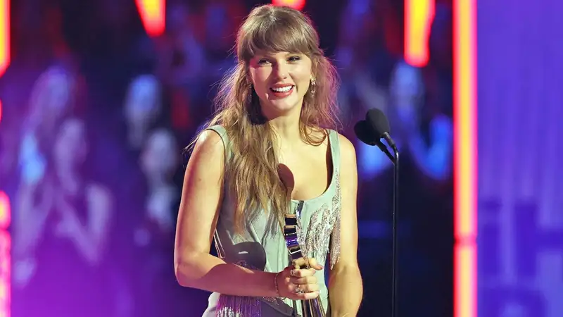 Taylor Swift sweeps iHeartRadio Music Awards 2026 with 7 wins, gives shoutout to Travis Kelce in speech