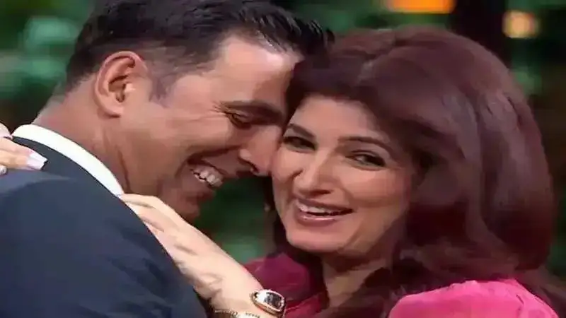 Twinkle Khanna had this hilarious response to Akshay Kumar playing a guitar in Goa