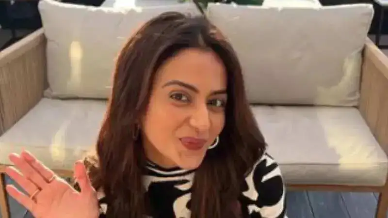 Rakul Preet Singh shares photos from birthday celebrations with Jackky Bhagnani and other celebs