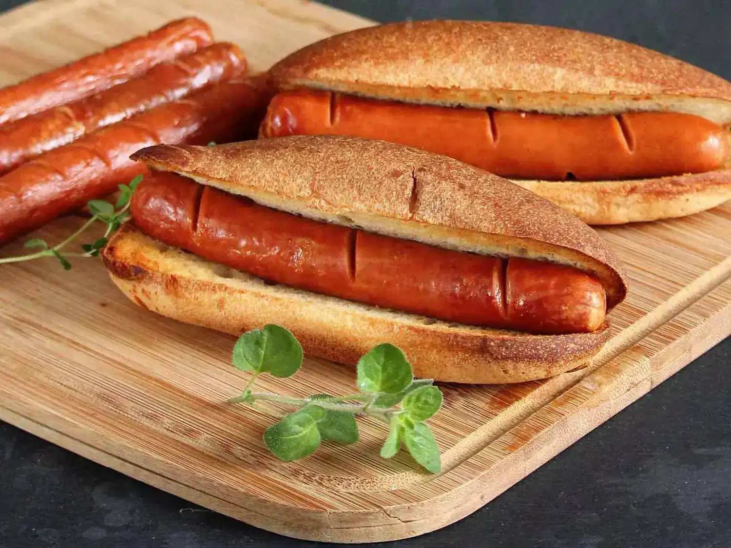 268494_Basic-Air-Fryer-Hot-Dogs_Buckwheat-Queen_SERP_5844319_original-4x3-1-66933ce8622241169d7560bca50c9be9