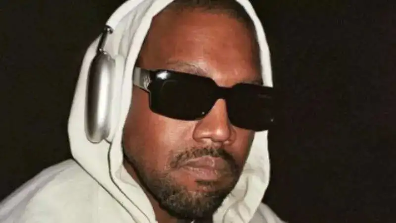 Fans start crowd funding page for Kanye West to make him a billionaire again