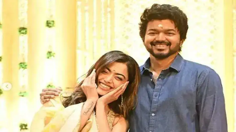 Varisu: Rashmika Mandanna looks adorable in her latest selfie with Thalapathy Vijay