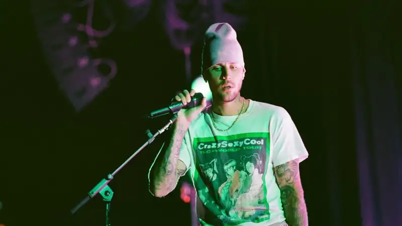 Justin Bieber teases Coachella set at surprise Los Angeles show, says "See you all soon"