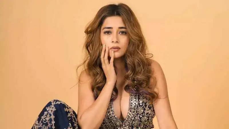 Tina Datta thinks Shalin Bhanot is acting? Mirchi Plus Exclusive