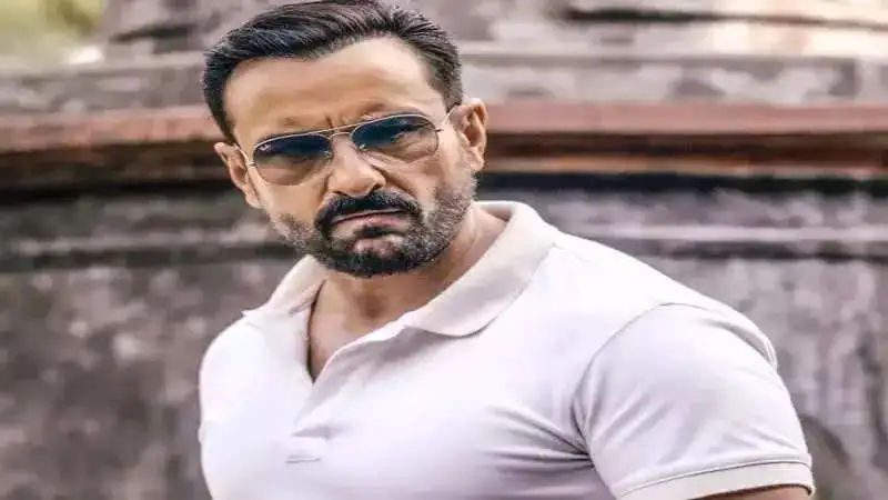 Saif Ali Khan talks about his feelings after touching or smelling new books