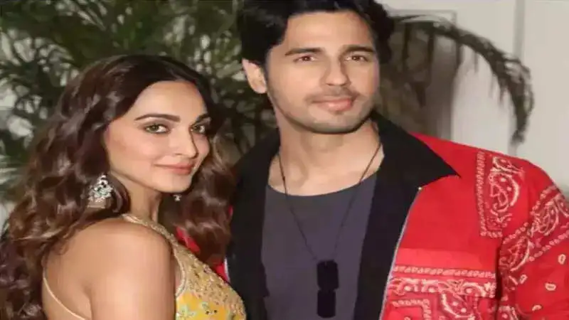 Siddharth Malhotra cheers for Kiara Advani’s brother’s new venture