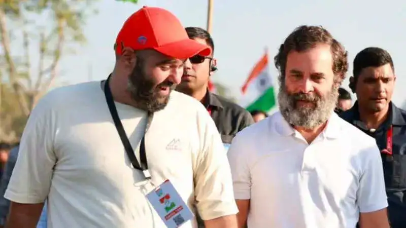 Comedian Kunal Kamra is part of Rahul Gandhi's 'Bharat Jodo Yatra'