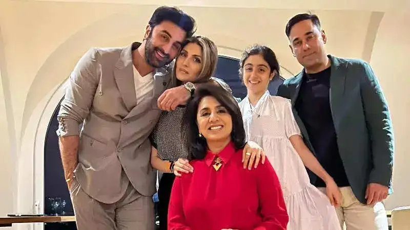 Neetu Kapoor celebrates birthday with Ranbir and Riddhima in Italy. Kareena Kapoor, Kiara Advani wish her