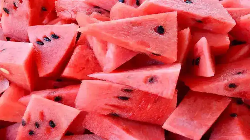 5 Tips to spot and buy the sweetest watermelons this summer