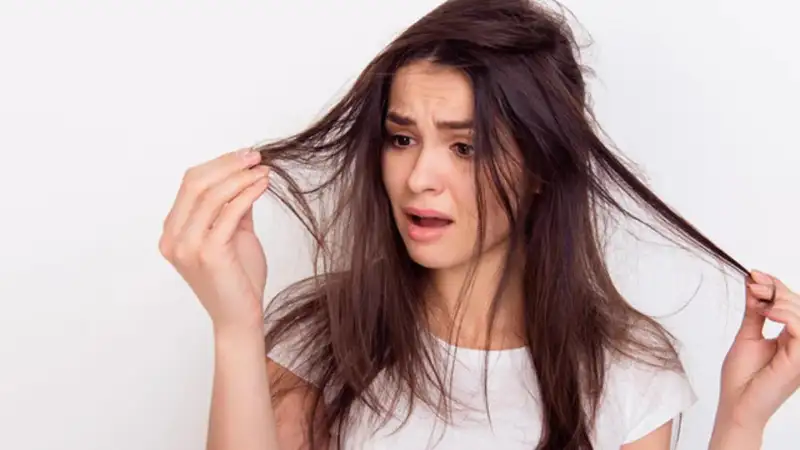 4 Ways to keep your hair from looking oily in monsoon