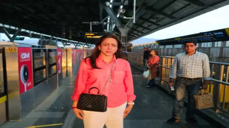 Hema Malini takes the metro and auto back home, calls it a ‘pleasurable experience’