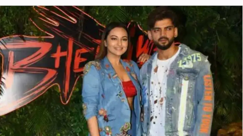 Sonakshi Sinha poses with rumoured boyfriend Zaheer Iqbal at ‘Bhediya’ screening