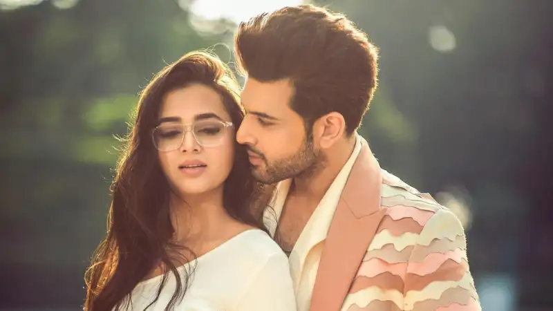 Tejasswi Prakash, Karan Kundrra to debut in Bollywood with THIS director?