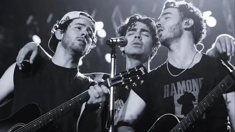 Nick Jonas gets support from brothers Joe and Kevin during the opening night of the Broadway production of ‘The Last Five Years’
