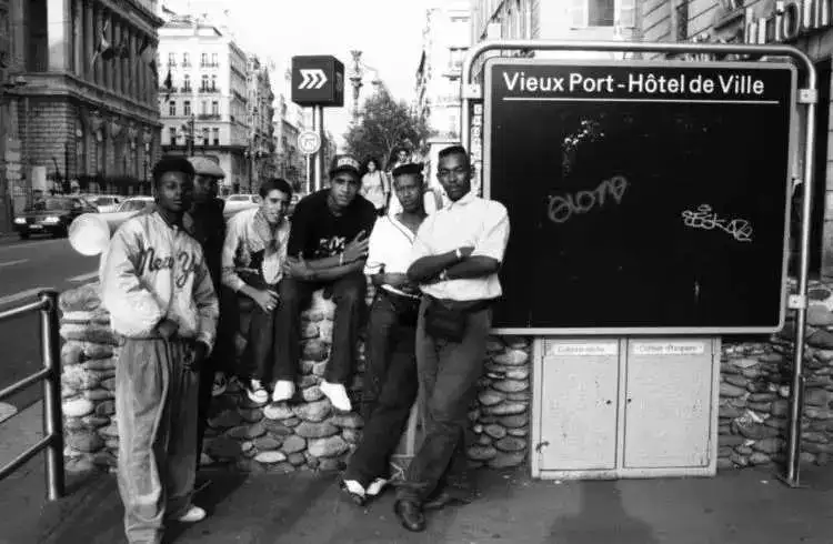 1-b-boys-vieux-port-9-1024x686-750x490-c