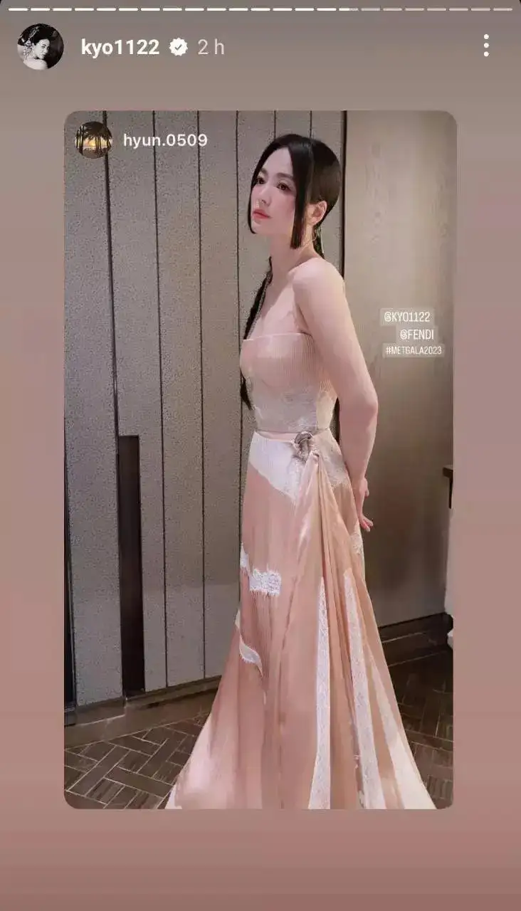 Song Hye Kyo looks stunning in a blush pink gown