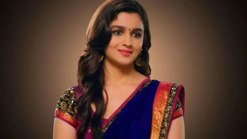 Alia Bhatt is now on the radar of cancel culture. #BoycottDarlings and #AliaBhatt trends on Twitter!