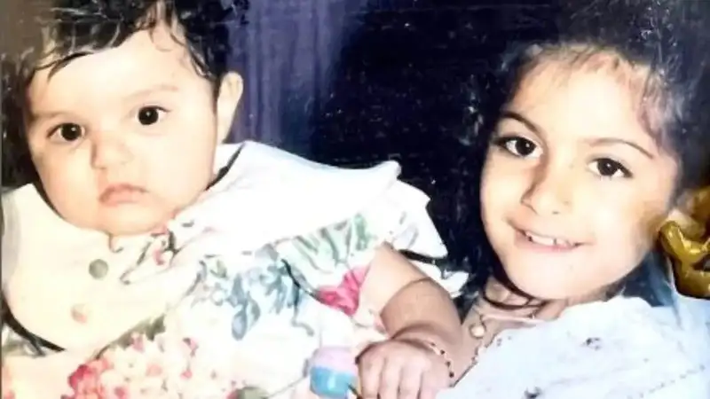 Anshula and Rhea Kapoor look adorable in a childhood picture shared by Boney Kapoor