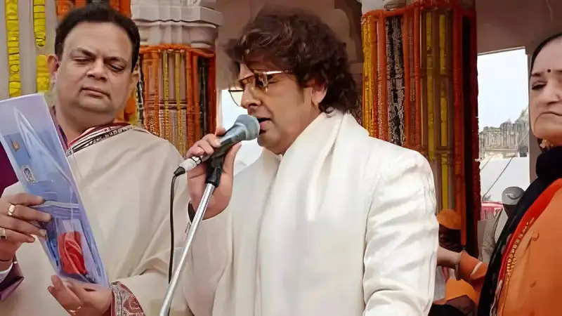 Singers Sonu Nigam and Shankar Mahadevan sing bhajans ahead of the Pran Prathishtha ceremony in Ayodhya. Watch video