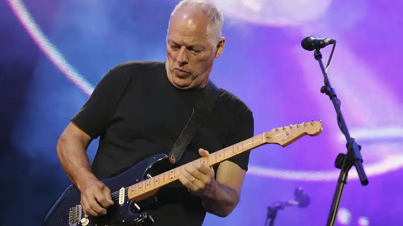 David Gilmour’s ‘Black Strat’ sells for $14.55 million at Jim Irsay Collection auction