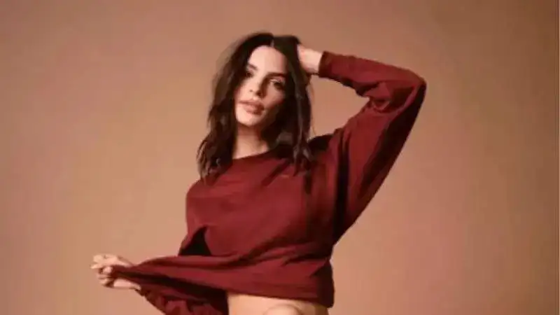 Emily Ratajkowski comes out as bisexual on TikTok amid dating rumours with Brad Pitt?