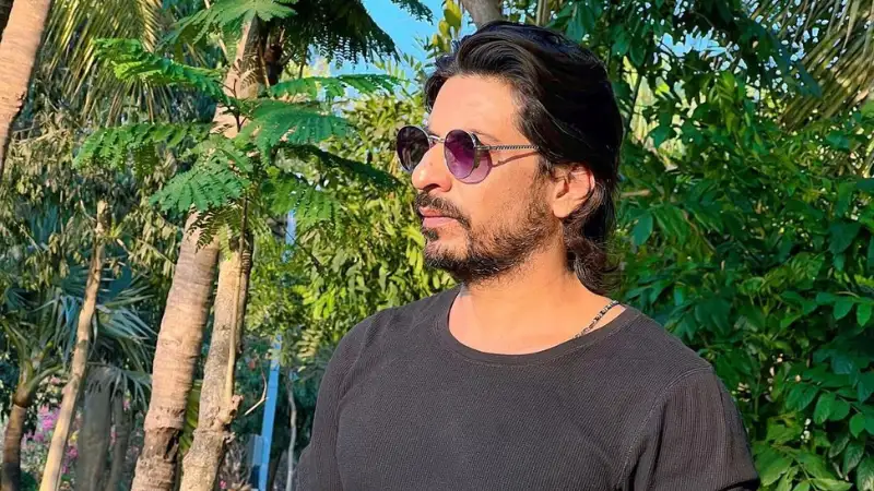 Shah Rukh Khan’s doppelganger Ibrahim Qadri reveals he does not want to meet the star. Find out why!