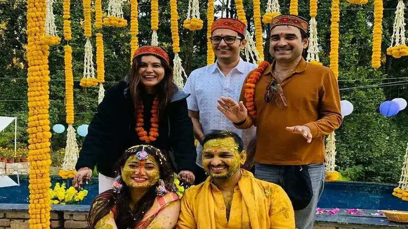 Pankaj Tripathi, Ritwik Dhanjani attend comedian and actor Paritosh Tripathi's wedding; See pics