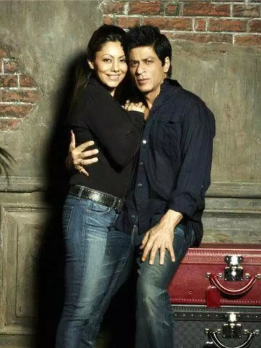 Shah Rukh Khan And Gauri Khan's Iconic Love Story | Zoom TV