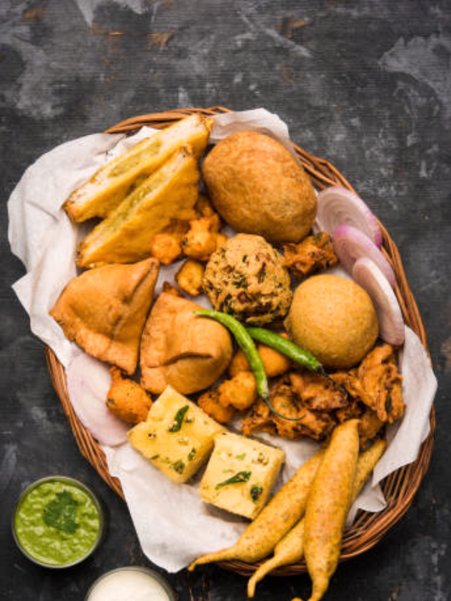 Khandani Pakode Wala Serves 15 types of pakora: Khandani Pakora Wala ...