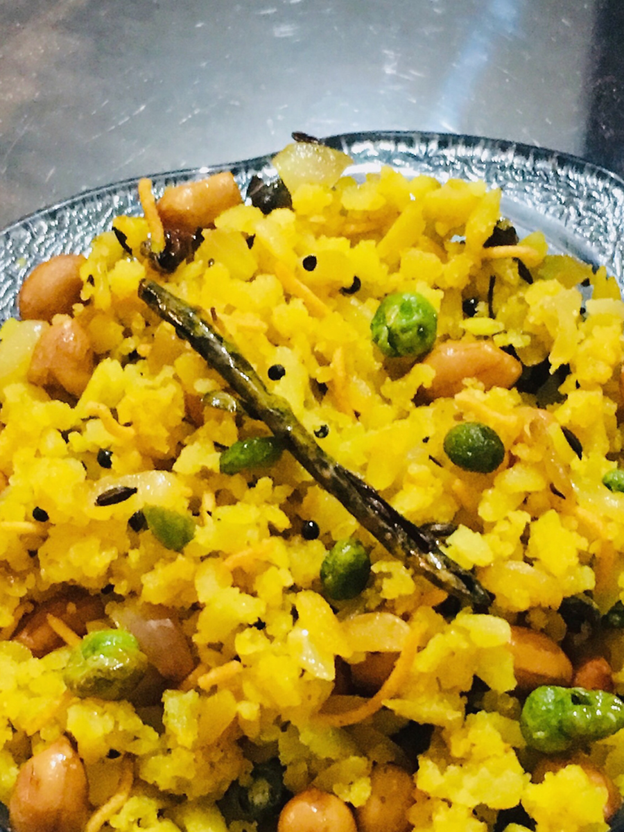 10 Health Benefits of Eating Poha for Breakfast - नाश्त्याला पोहे ...